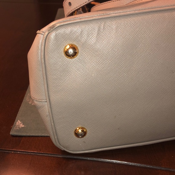 Gray Prada saffiano bag - Picture 5 of 8